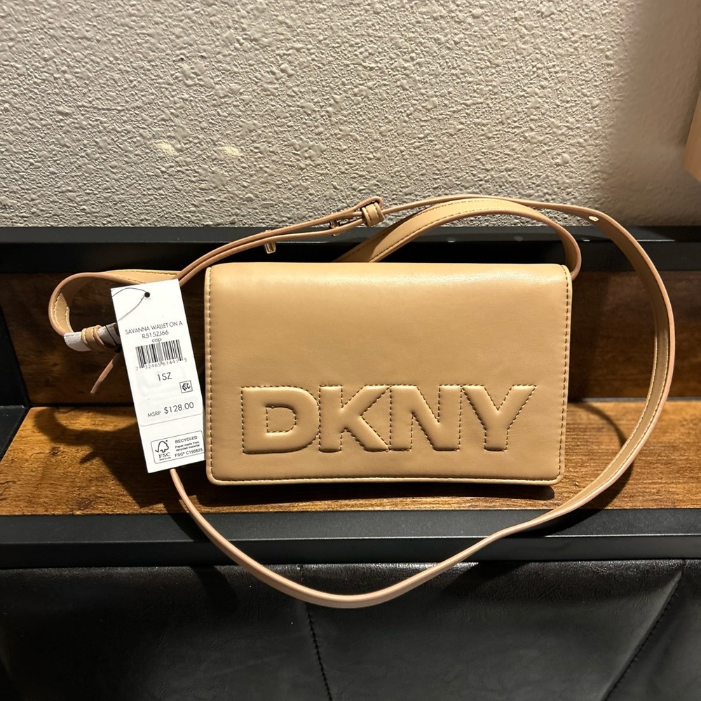 DKNY Savanna Crossbody Wallet